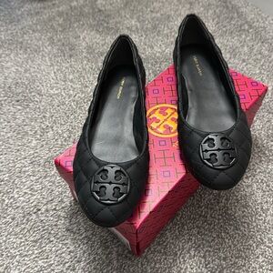 Tory Burch Chelsea Quilted Ballet Flat in Black, Size 8